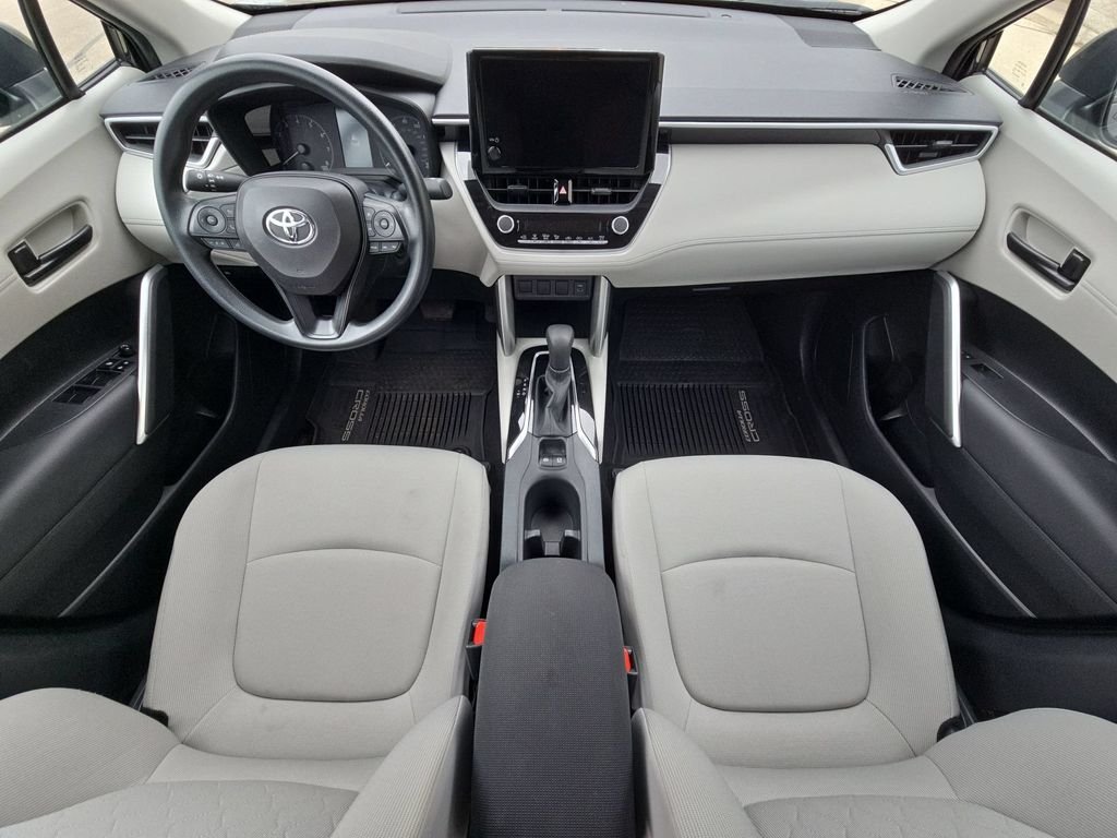 Used 2023 Black Toyota L image 32