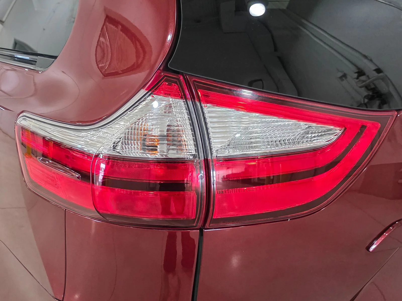 Used 2016 Red Toyota XLE image 15