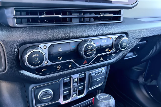 Used 2024 Black Jeep Sport S image 22