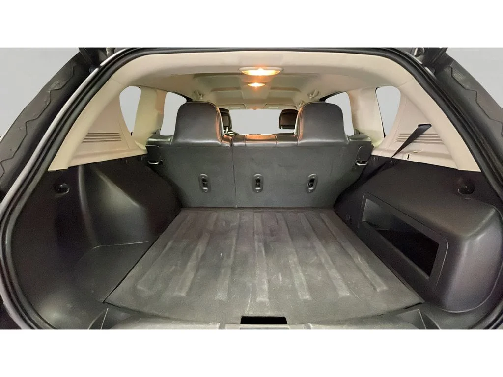 Used 2017 Granite Crystal Clearcoat Metallic Jeep Latitude image 16