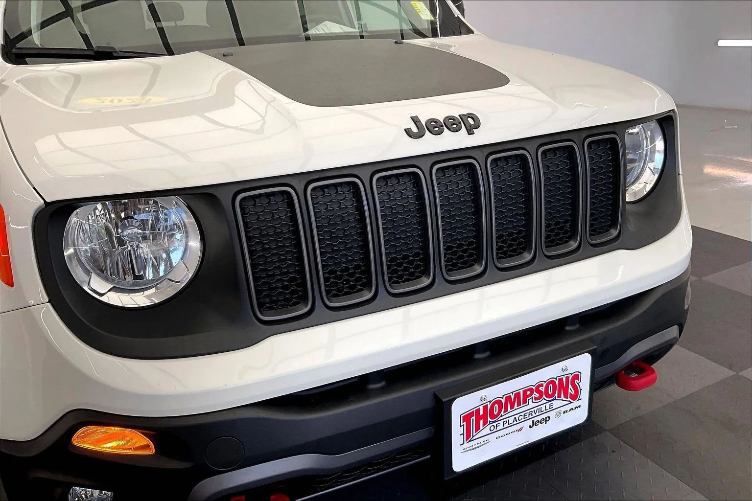 Used 2023 Alpine White Clearcoat Jeep Trailhawk image 30