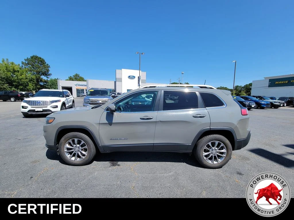 Used 2020 Gray Jeep Latitude Plus image 3