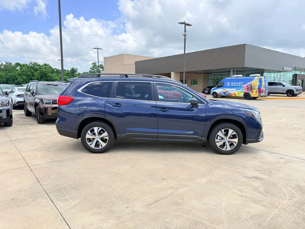 Used 2023 Cosmic Blue Pearl Subaru Premium image 5