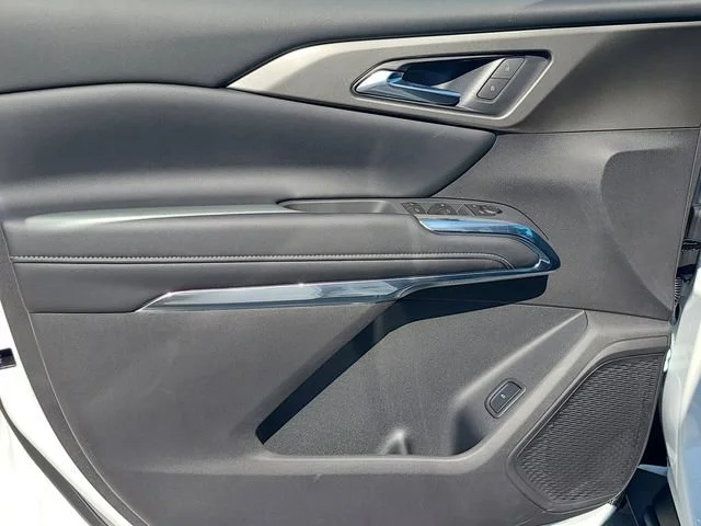 New 2026 Summit White Chevrolet LT image 21