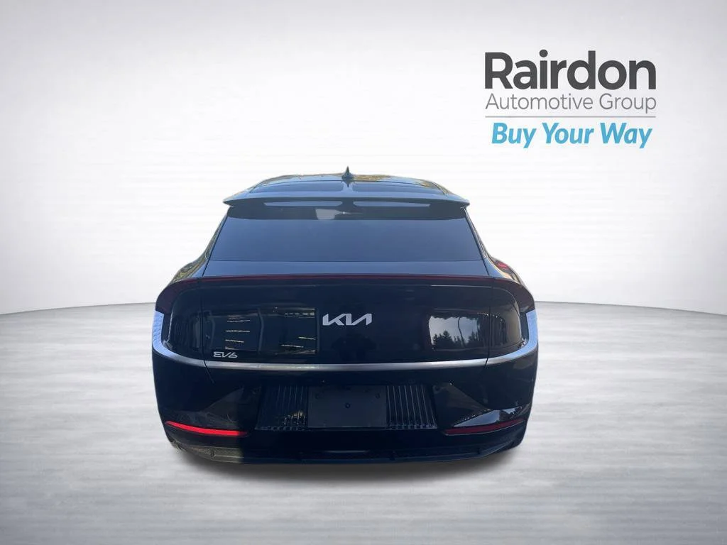 Used 2023 Aurora Black Pearl Kia Wind image 9