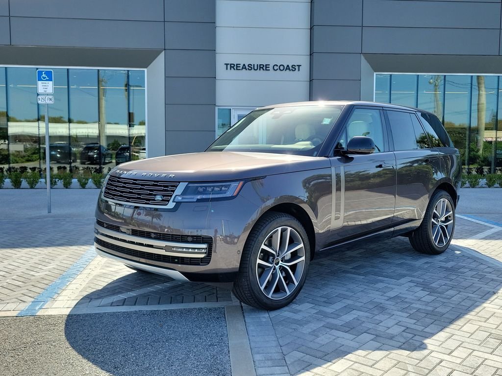 New 2026 Charente Grey LAND ROVER SE image 1