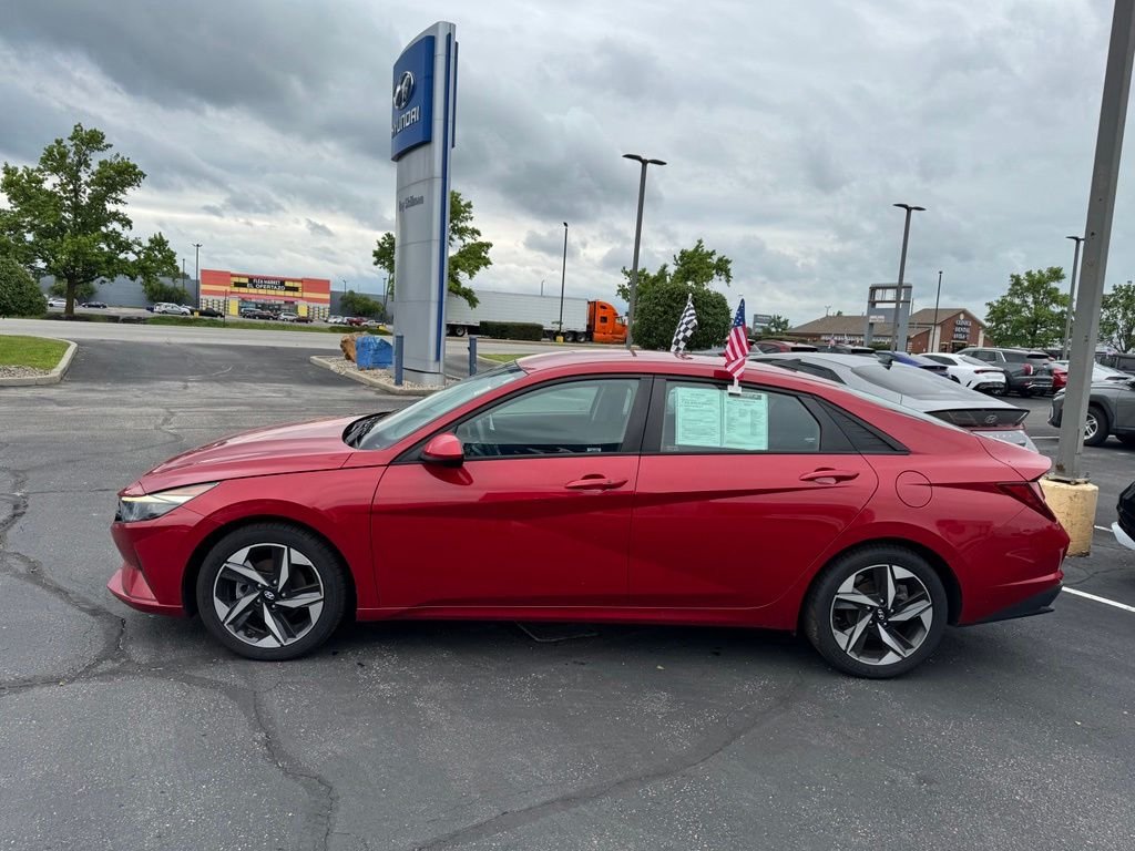 Used 2023 Scarlet Red Hyundai SEL image 4