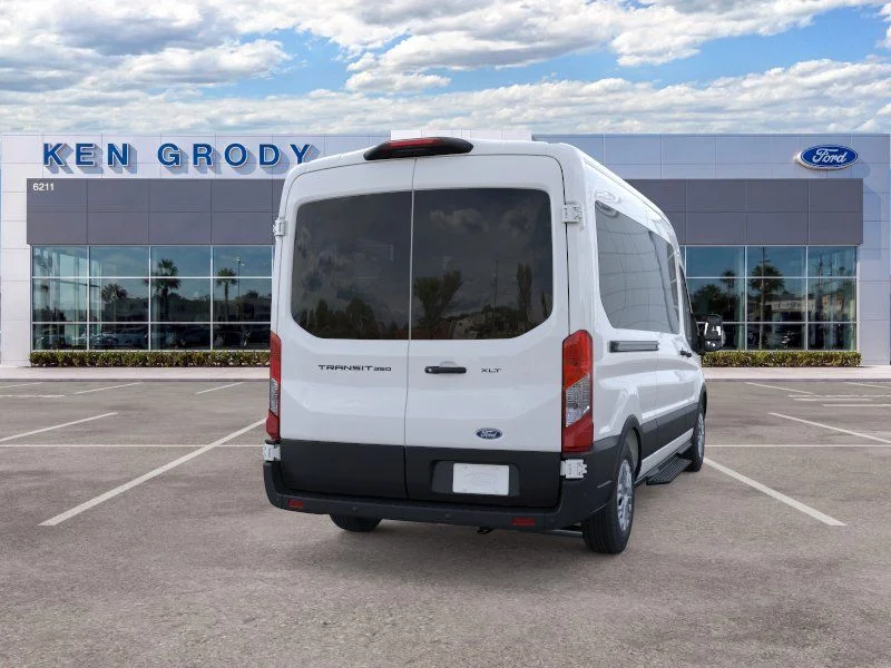 New 2026 Oxford White Ford XLT image 7