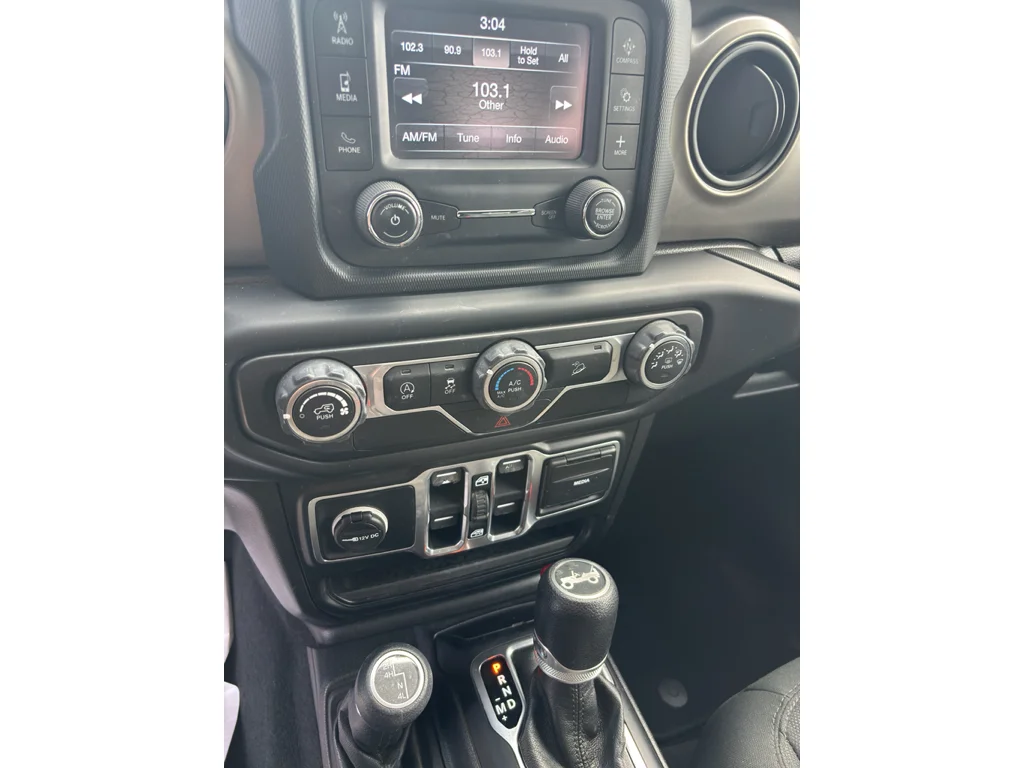 Used 2018 Granite Crystal Metallic Clearcoat Jeep Sport S image 12