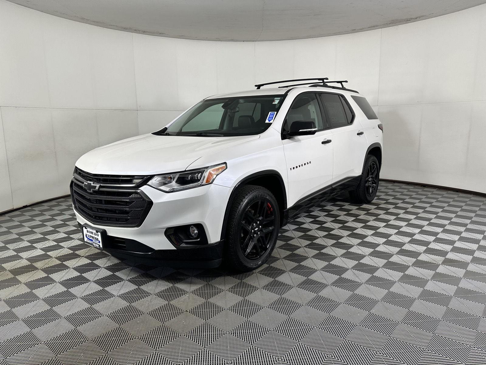 Used 2018 Iridescent Pearl Tricoat Chevrolet Premier image 21