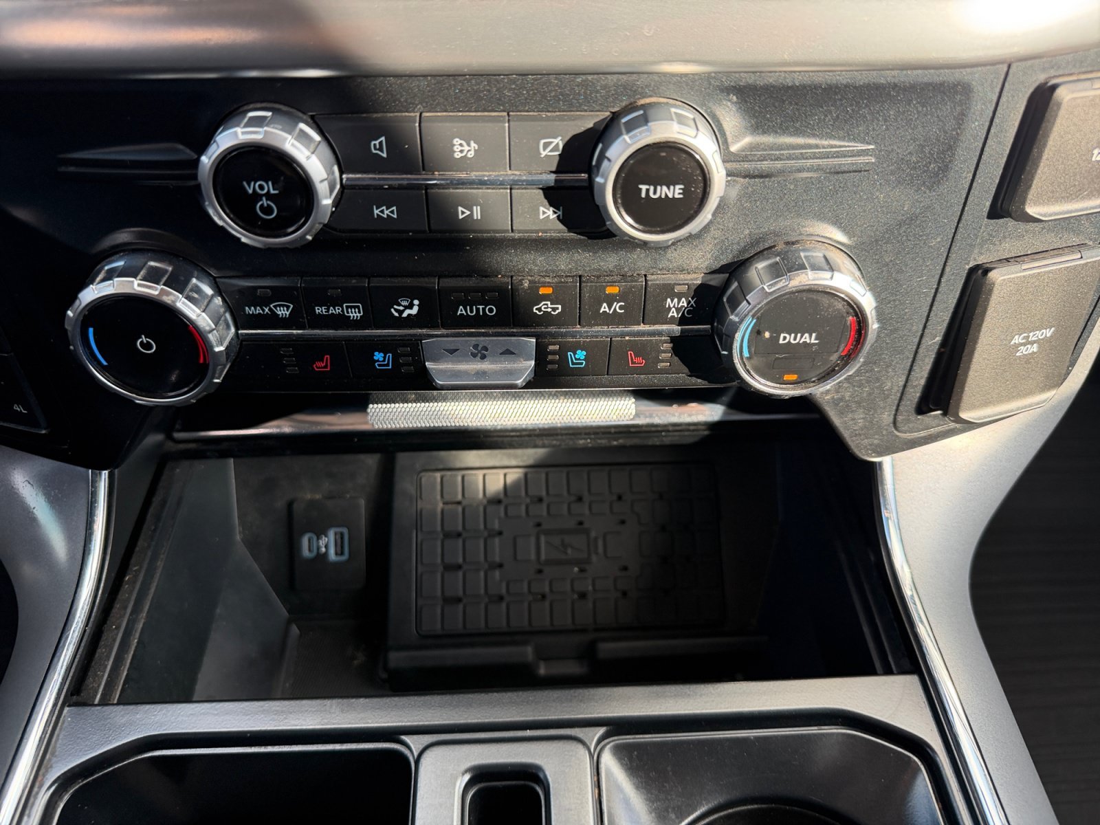 Certified Used 2023 Avalanche Gray Ford LARIAT image 22