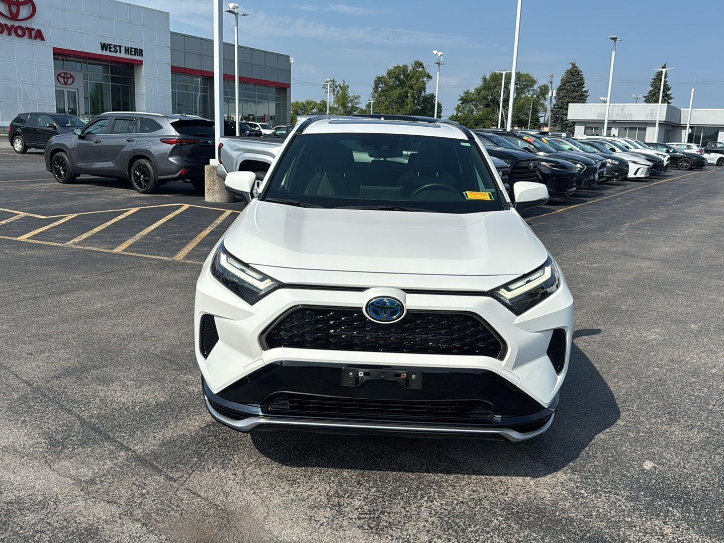 Certified Used 2024 Ice Cap Toyota SE image 2
