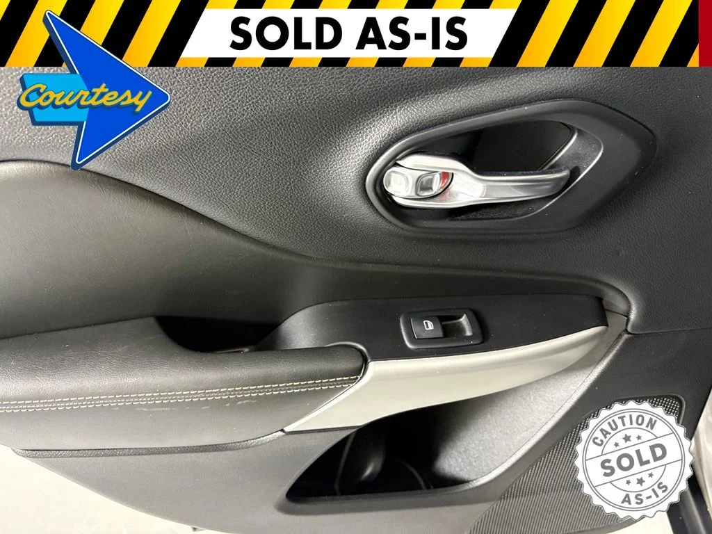 Used 2018 Silver Jeep Latitude Plus image 35