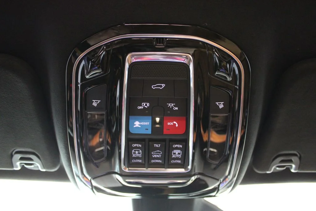 Used 2024 Black Jeep Series III image 39