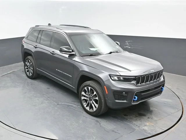 Certified Used 2022 Metallic Jeep Overland 4xe image 19