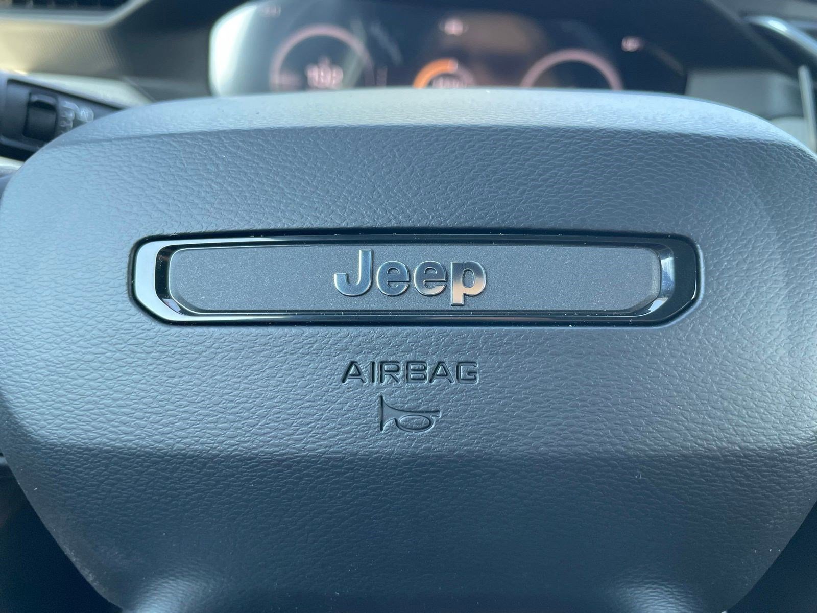 New 2026 Diamond Black Crystal Pearlcoat Jeep Laredo image 17
