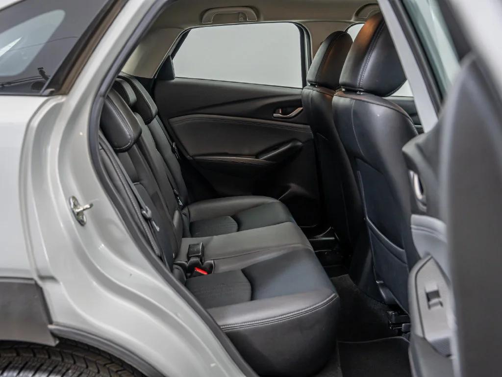 Used 2019 Ceramic Metallic Mazda Touring image 39