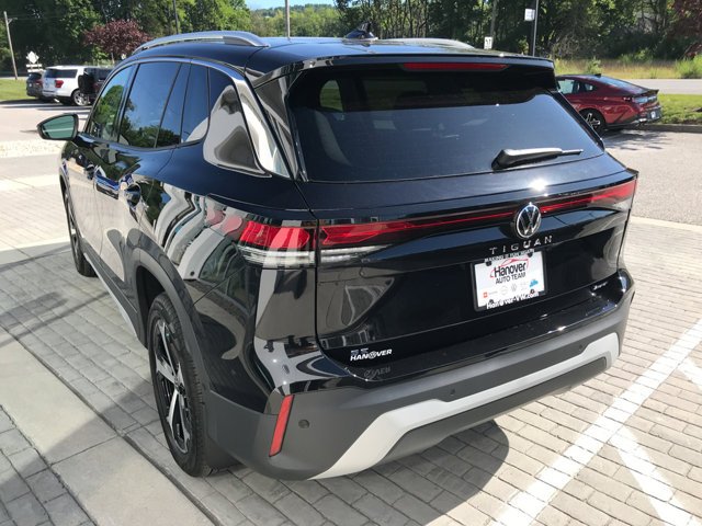 New 2026 Deep Black Pearl Volkswagen SE image 6