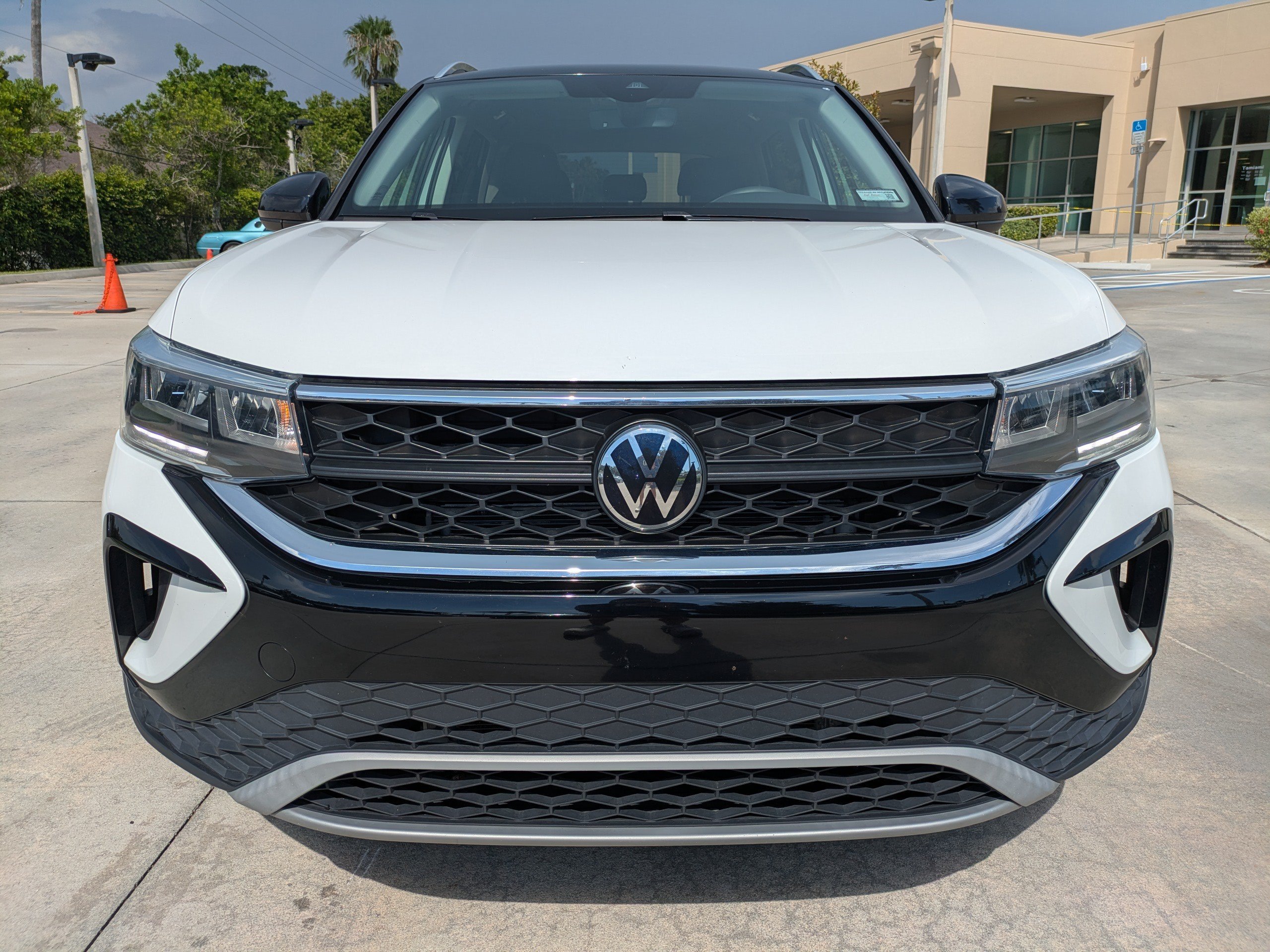 Used 2024  Volkswagen SE image 6