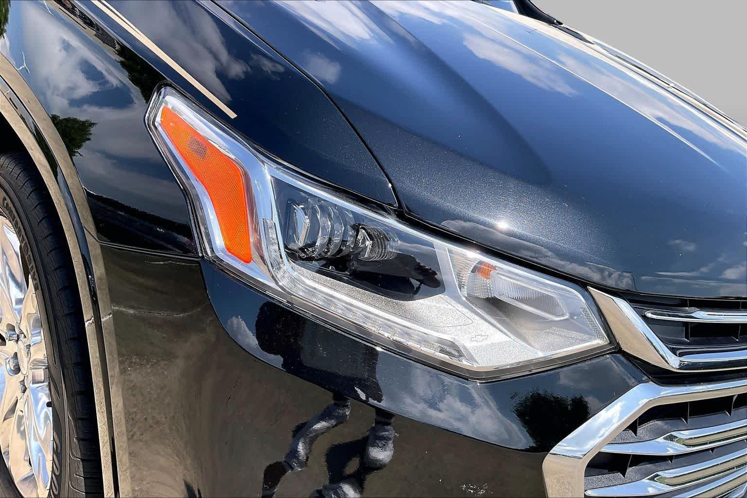 Used 2018 Mosaic Black Metallic Chevrolet High Country image 26