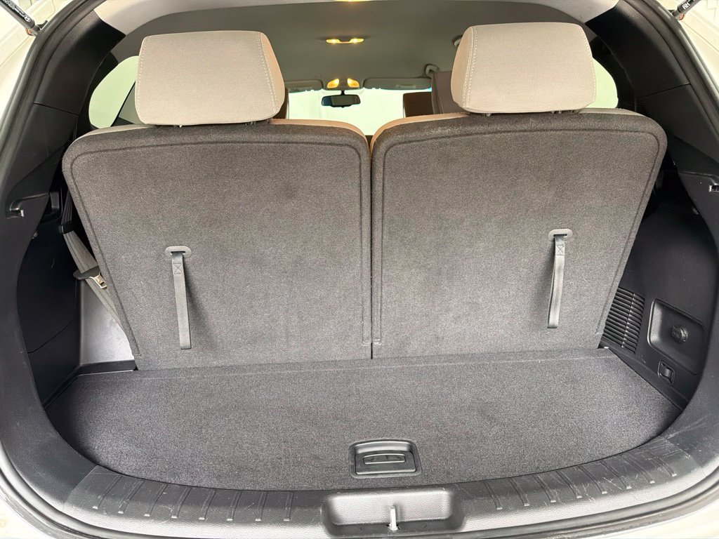Used 2016 White Hyundai SE image 25