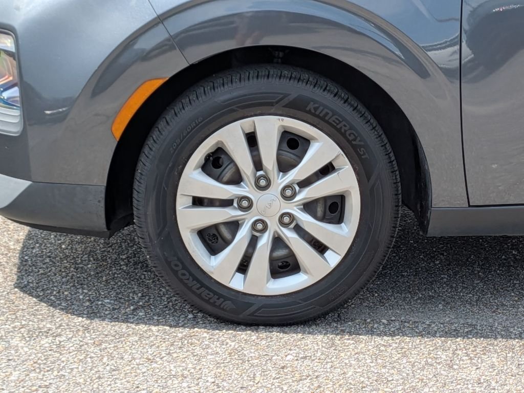 Used 2022 Gray Kia LX image 11