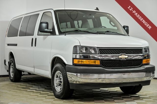 2018 Chevrolet Express Passenger LT
