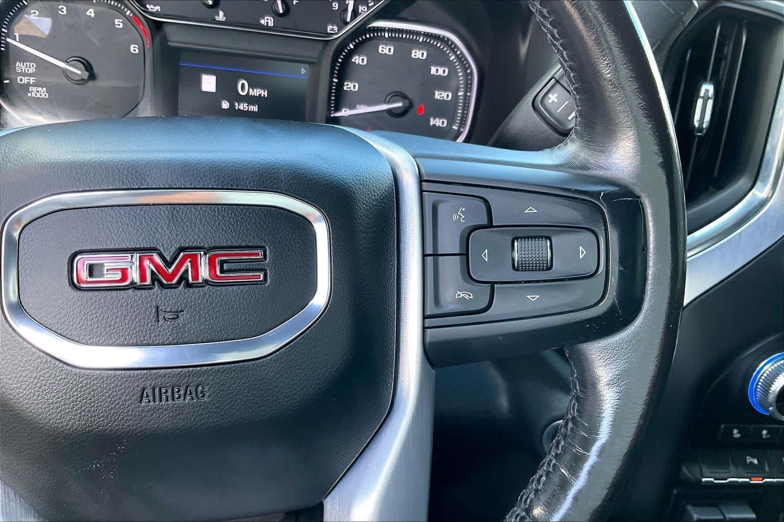 Used 2020 Onyx Black GMC SLT image 24