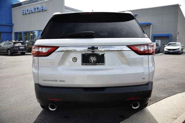 Used 2020 Silver Ice Metallic Chevrolet 3LT image 8