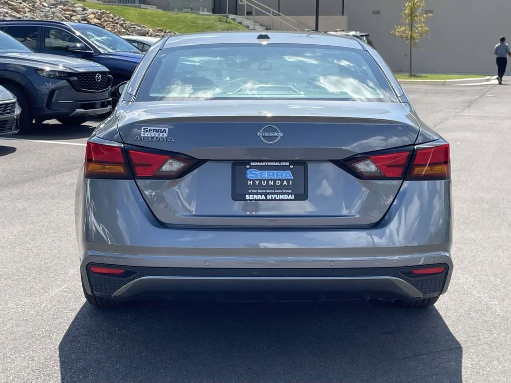 Used 2025 Gray Nissan 2.5 SV image 4