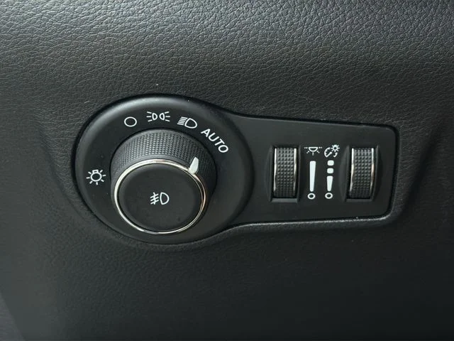 Used 2024 White Jeep Limited image 26