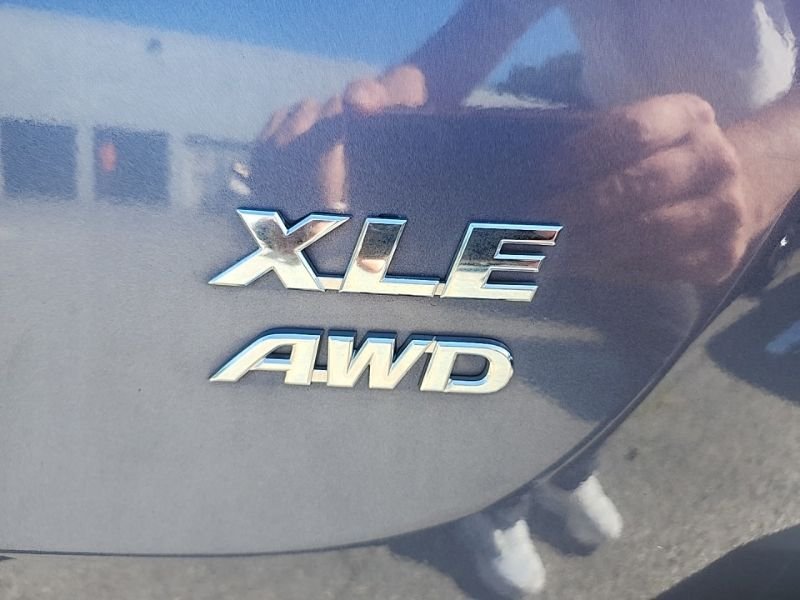 Used 2013 Blue Toyota XLE image 11