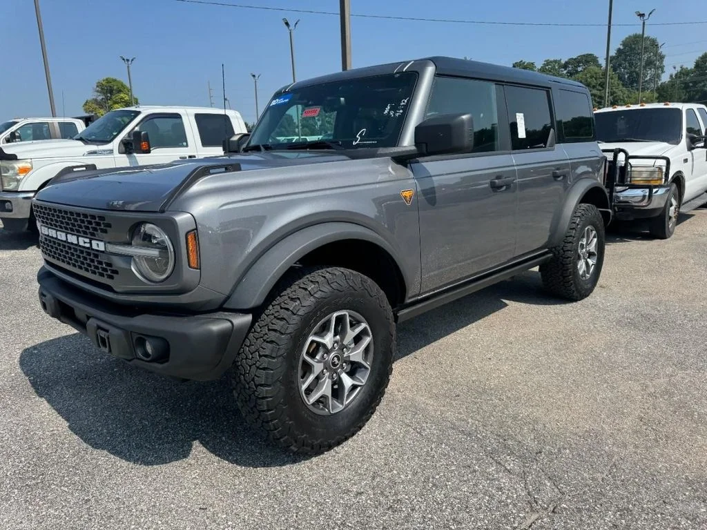 Used 2025 Carbonized Gray Metallic Ford Badlands image 7