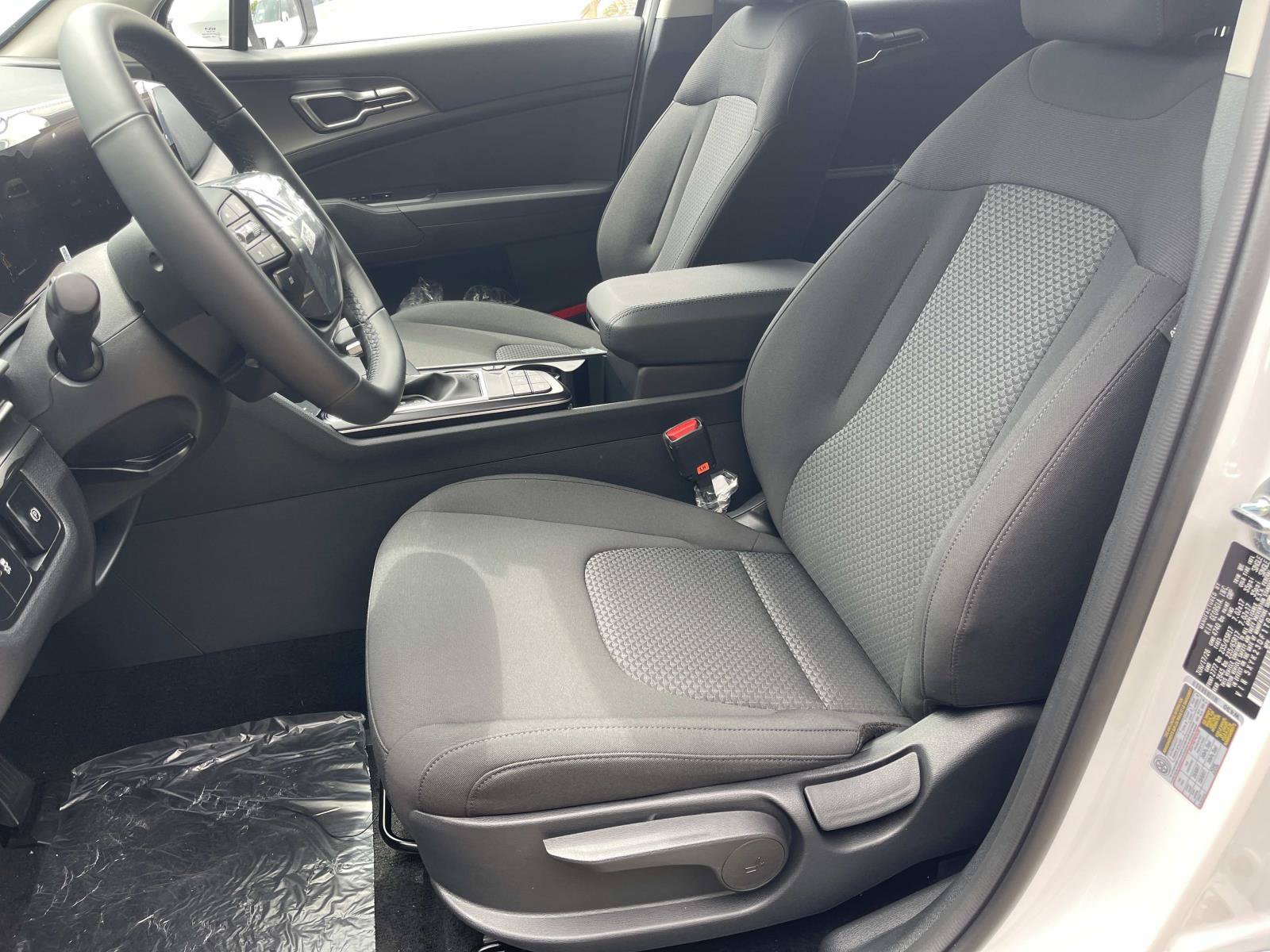 New 2026 Glacial White Pearl Kia LX image 20