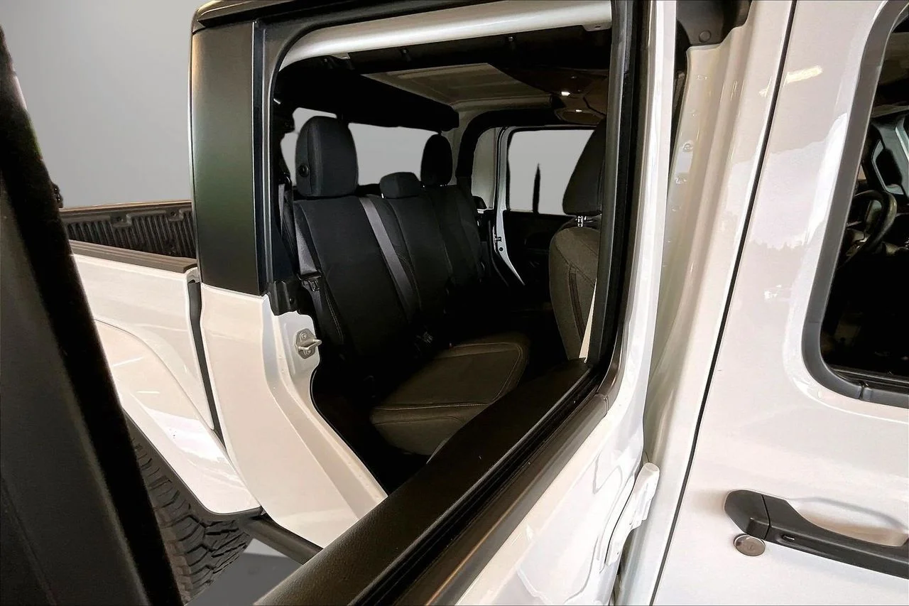 Used 2024 White Jeep Willys image 23