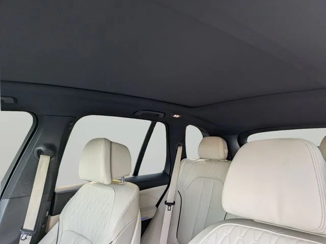Used 2020 Gray BMW sDrive40i image 21