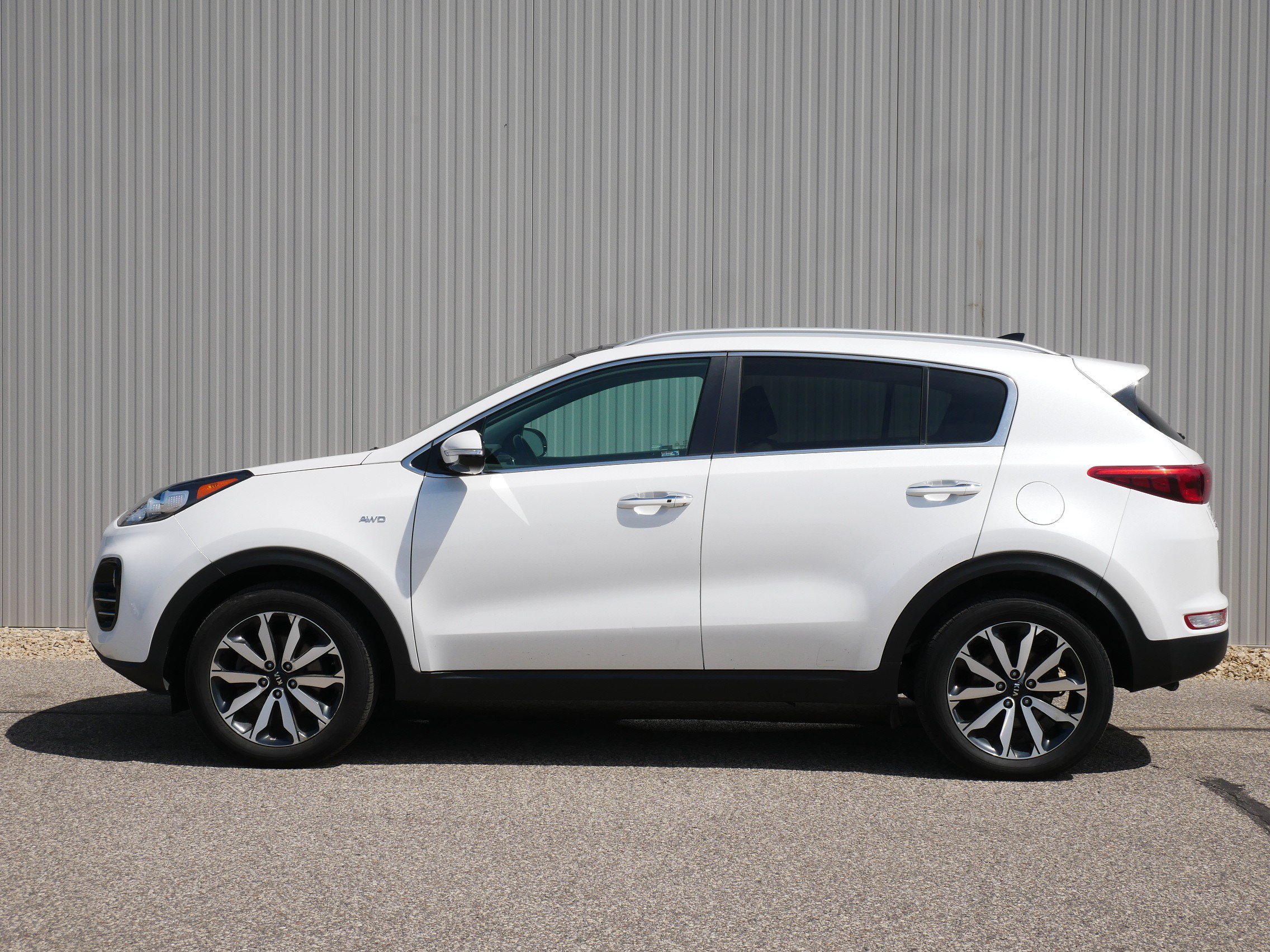 Used 2017 Kia Sportage EX with VIN KNDPNCAC6H7280908 for sale in Hastings, Minnesota