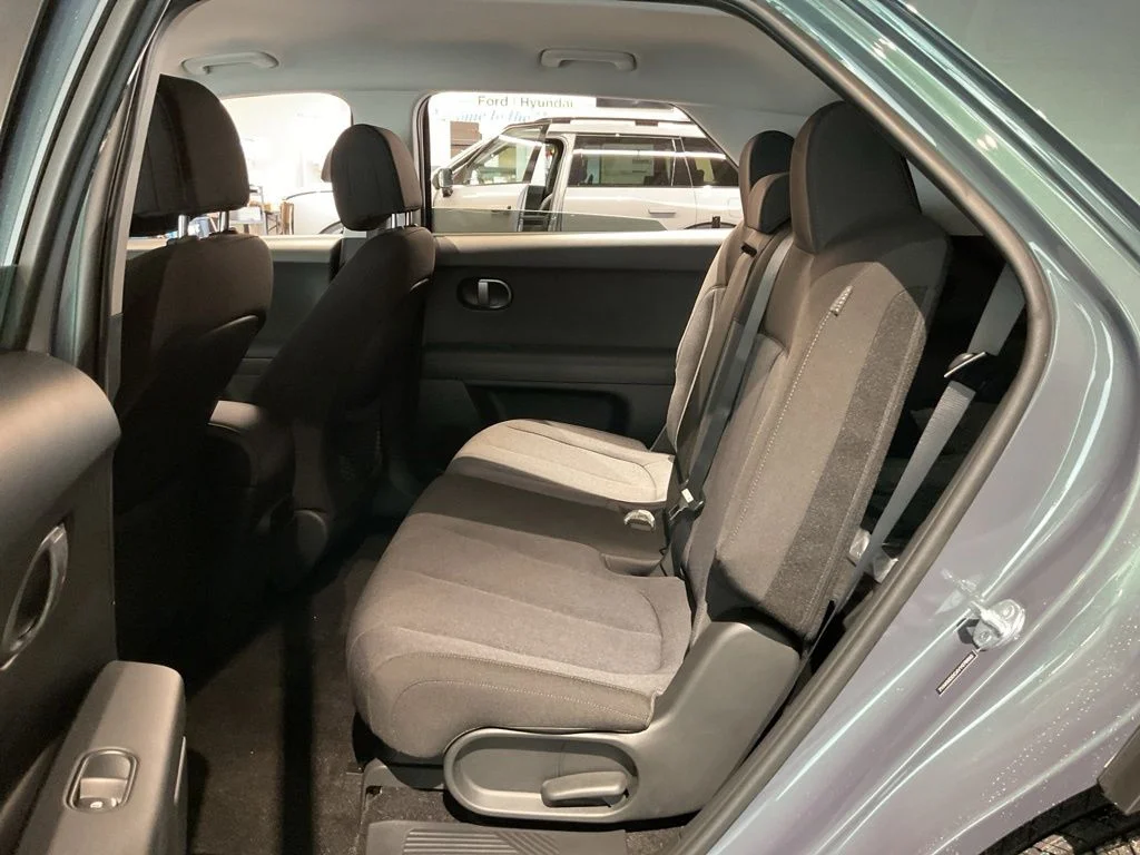 New 2027 Green Hyundai SE image 22