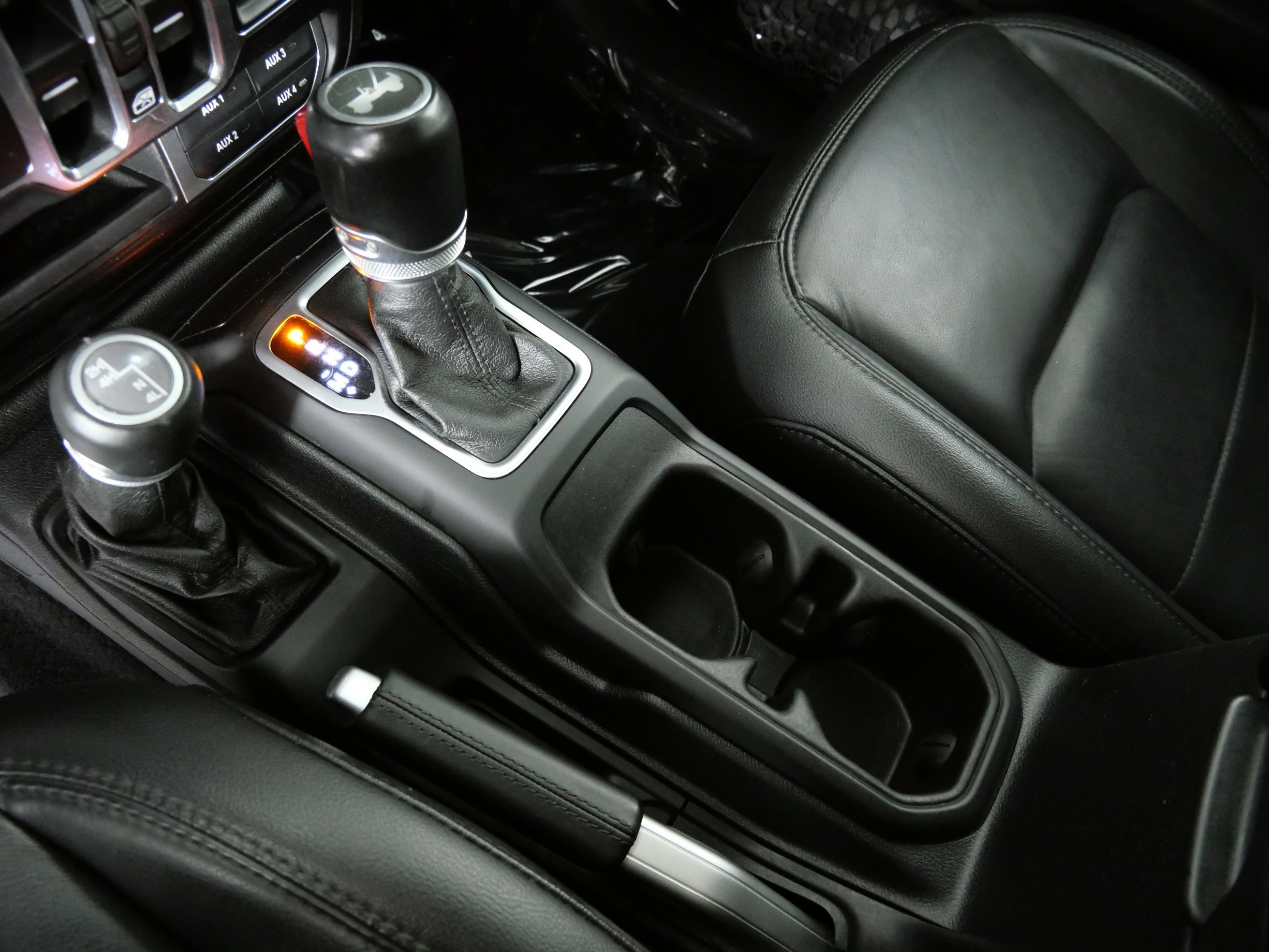 Used 2020 Black Clearcoat Jeep Sahara Altitude image 33