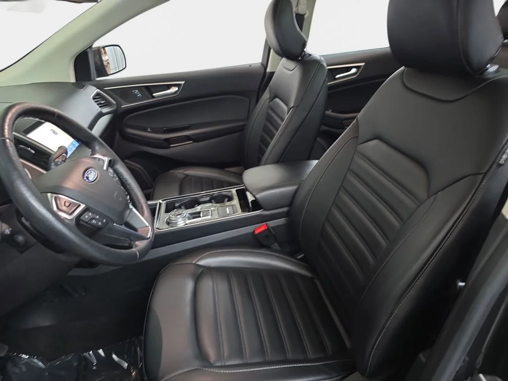 Used 2019 Gray Ford SEL image 18