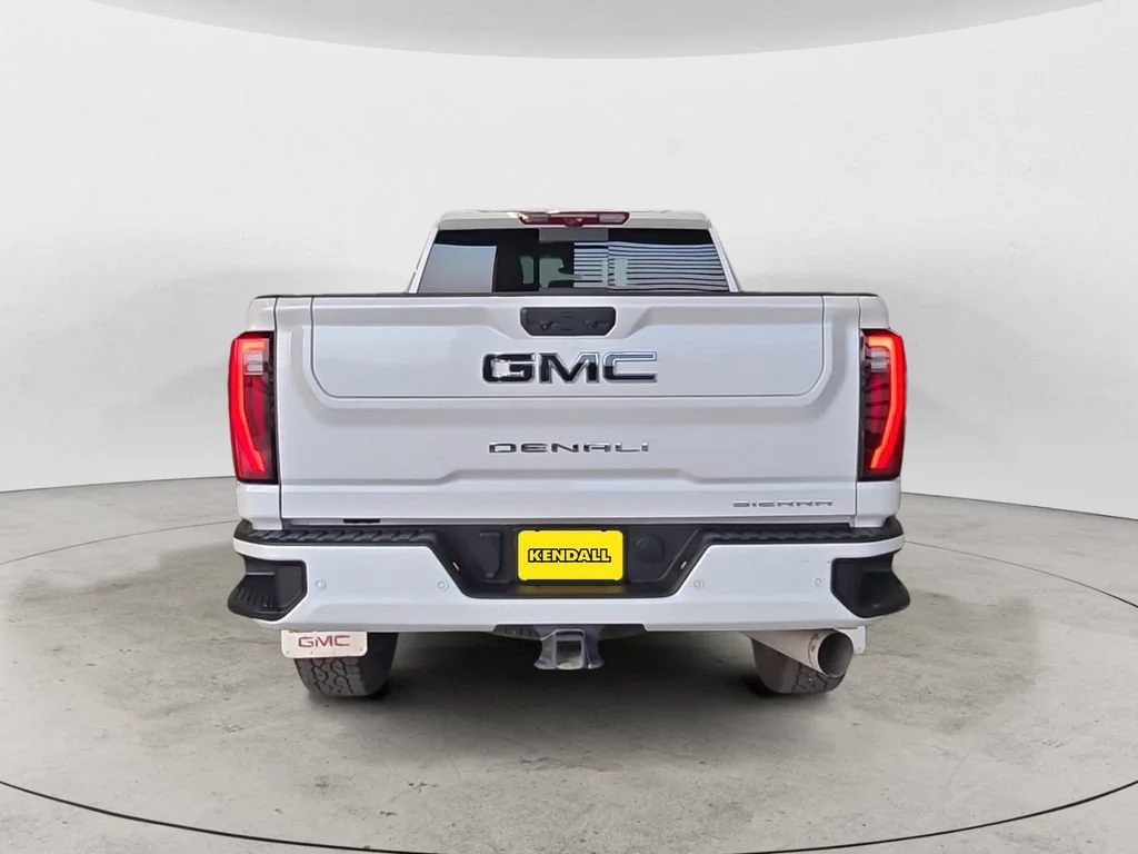 Used 2025 White Frost Tricoat GMC Denali Ultimate image 6