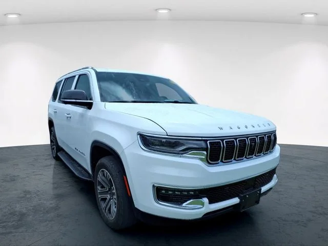 Used 2024 White Jeep Base image 11