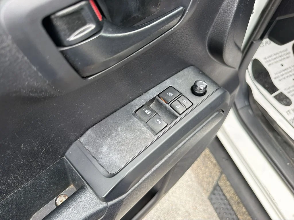 Used 2019 White Toyota SR image 28