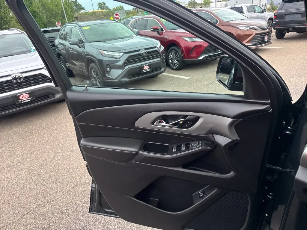 Used 2020 Gray Chevrolet 3LT image 34