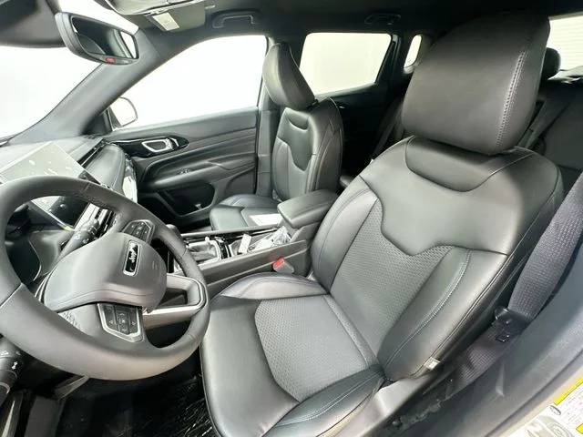 New 2026 Bright White Clear-Coat Exterior Paint Jeep Altitude image 14