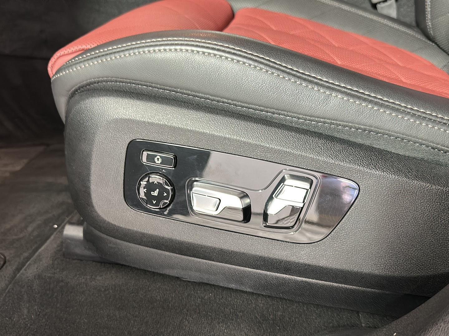 Certified Used 2024 Carbon Black Metallic BMW M60i image 11