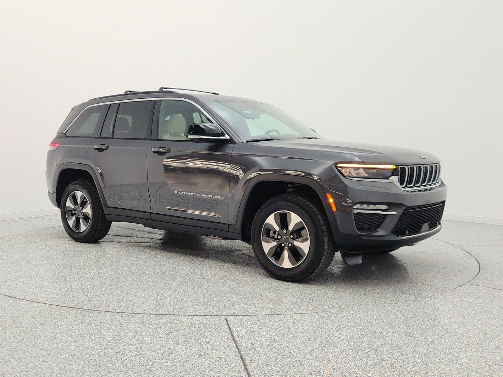 Used 2025 Baltic Gray Metallic Clearcoat Jeep 4x4 image 3