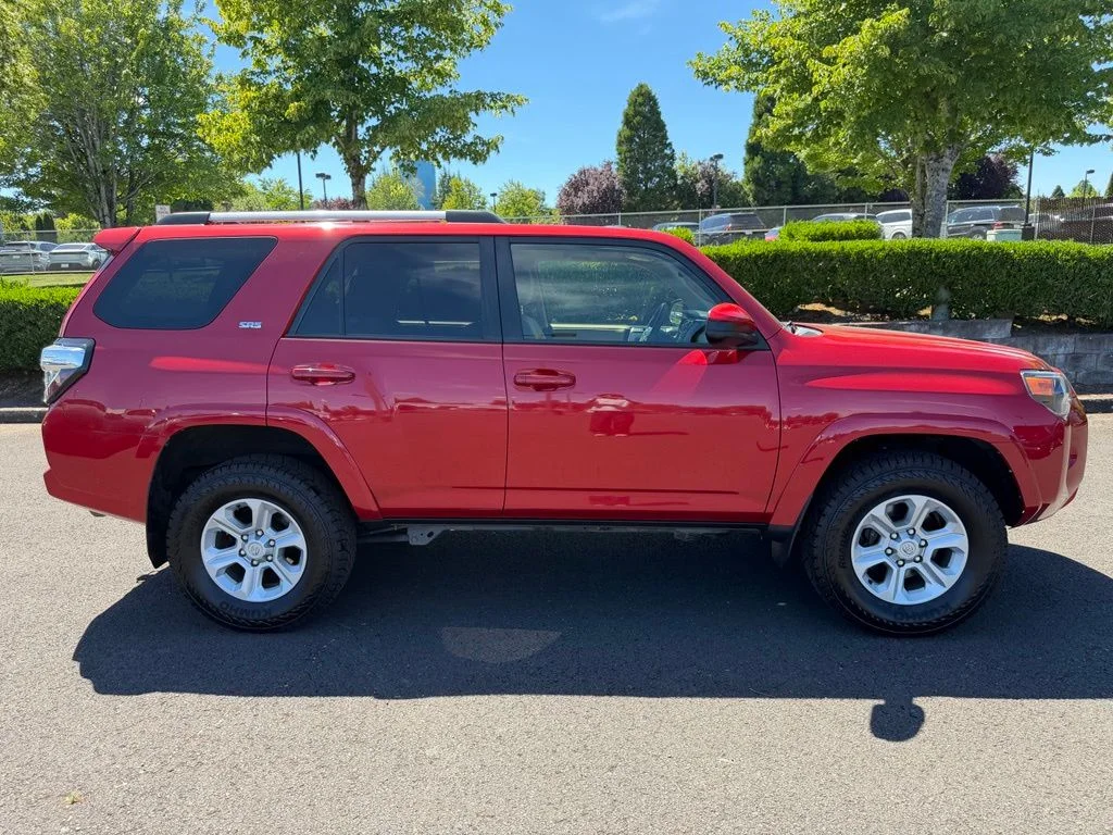 2022 Toyota 4Runner SR5 - Photo 9
