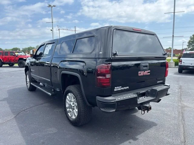 Used 2016 Onyx Black GMC Denali image 9