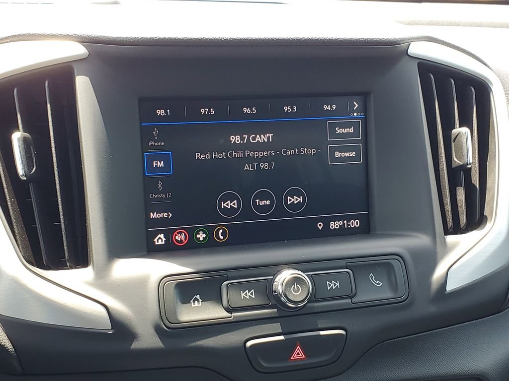 Used 2021 White GMC SLE image 24